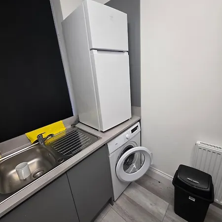 Dress To Impress 3 * Leeds (West Yorkshire)